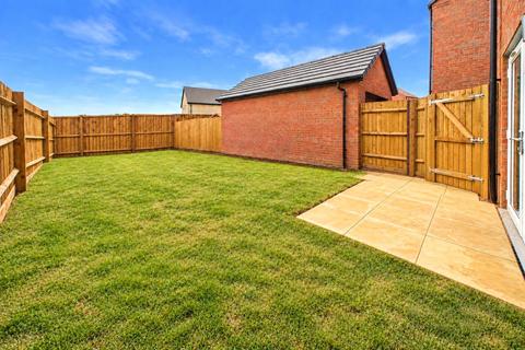 2 bedroom semi-detached house for sale, Hadlow Gardens, Northamptonshire NN16