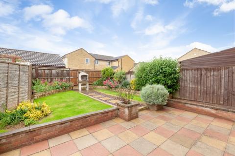 3 bedroom semi-detached house to rent, Thorney Leys, Witney
