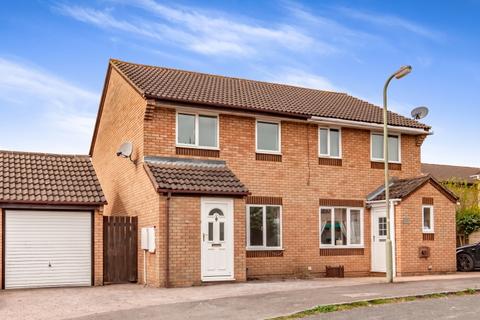 3 bedroom semi-detached house to rent, Thorney Leys, Witney