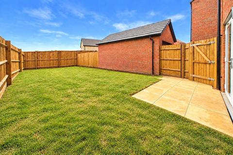 2 bedroom semi-detached house for sale, Hadlow Gardens, Northamptonshire NN16