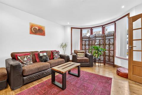 3 bedroom end of terrace house for sale, Cambridge Road, Ilford