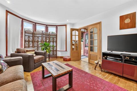 3 bedroom end of terrace house for sale, Cambridge Road, Ilford