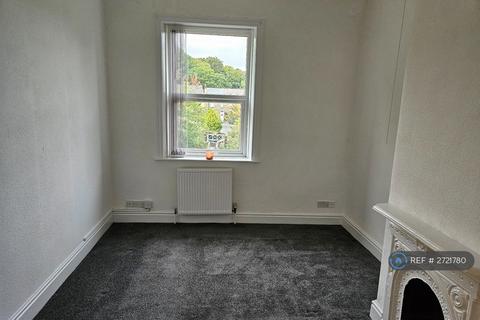 2 bedroom terraced house to rent, Burbeary Road, Huddersfield, HD1