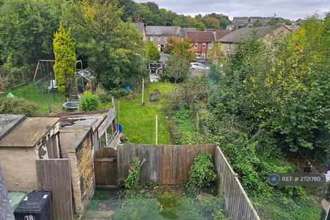 2 bedroom terraced house to rent, Burbeary Road, Huddersfield, HD1