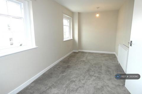 2 bedroom flat to rent, Portland St, Cheltenham, GL52