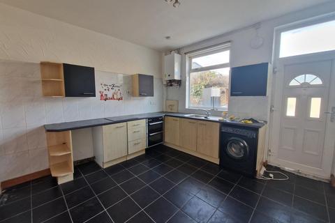 2 bedroom terraced house to rent, Low Green, Knottingley, WF11
