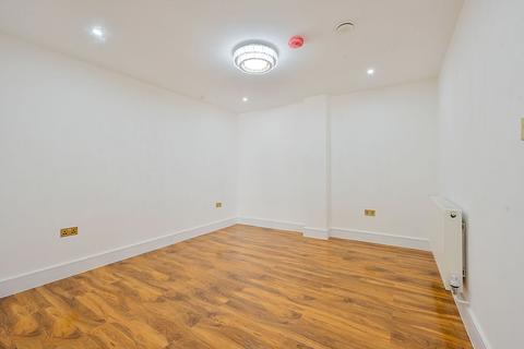 Studio to rent, Coombe Road, Kingston Hill, Kingston upon Thames, KT2