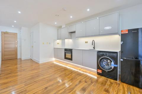 Studio to rent, Coombe Road, Kingston Hill, Kingston upon Thames, KT2