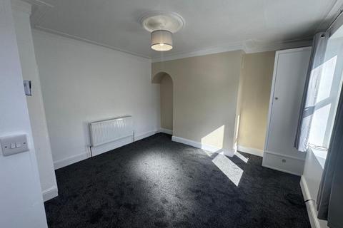 2 bedroom terraced house to rent, Longroyd Grove, Leeds LS11