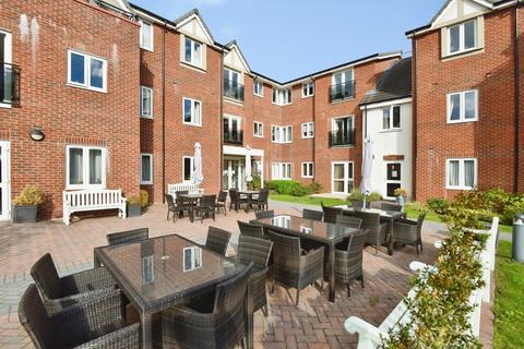 1 bedroom flat for sale, Cedar Avenue, Alsager, Stoke-on-Trent, Cheshire, ST7