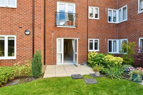 1 bedroom flat for sale, Cedar Avenue, Alsager, Stoke-on-Trent, Cheshire, ST7