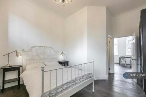 1 bedroom flat to rent, Camden High St, London, NW1