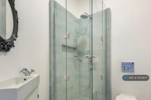 1 bedroom flat to rent, Camden High St, London, NW1