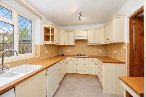3 bedroom terraced house to rent, Chelston Road, Ruislip, HA4