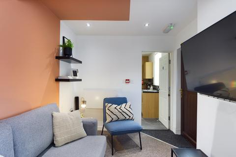 1 bedroom in a house share to rent, Hall Lane, Liverpool L7