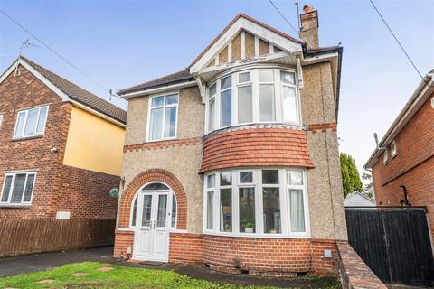 3 bed detached house for rent in Queen Alexandra Road, Salisbury SP2
