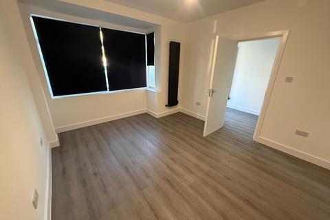 3 bedroom end of terrace house to rent, Kimberley Road, London, E17