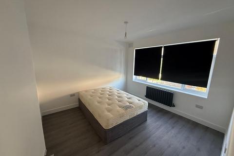 3 bedroom end of terrace house to rent, Kimberley Road, London, E17