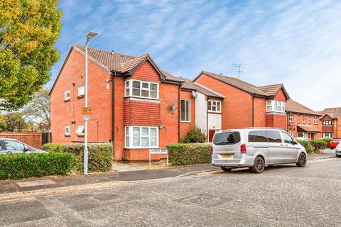 Studio to rent, Clarkes Drive, Uxbridge, UB8