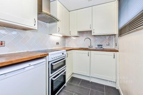 Studio to rent, Clarkes Drive, Uxbridge, UB8