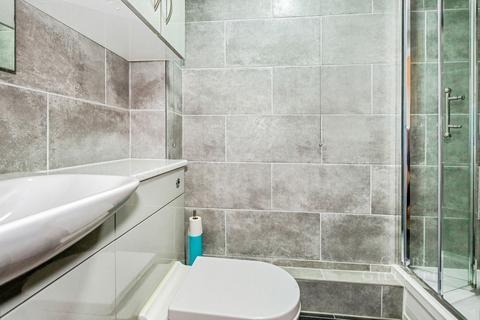 Studio to rent, Clarkes Drive, Uxbridge, UB8