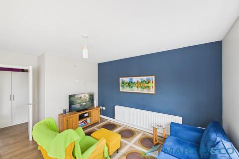 2 bedroom apartment for sale, Azure Court, Tonbridge TN9