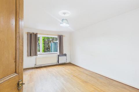 3 bedroom end of terrace house for sale, 13 Hall Park, Burneside, LA9 6QF