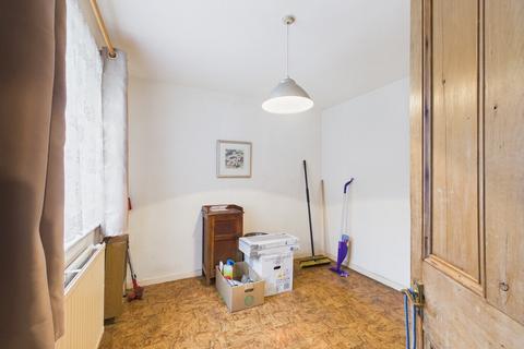 3 bedroom end of terrace house for sale, 13 Hall Park, Burneside, LA9 6QF