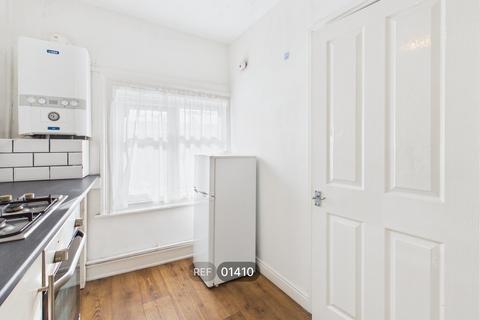 1 bedroom flat to rent, Spring Bank, Hull, HU3 1AB