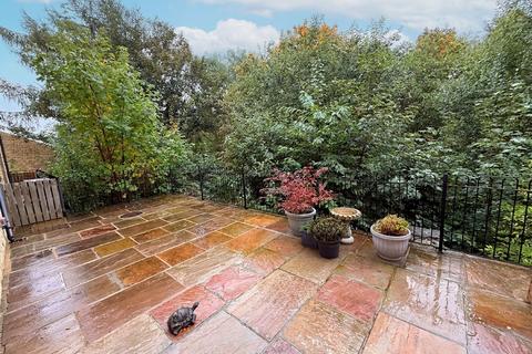 2 bedroom flat for sale, Claremount Road, Halifax HX3
