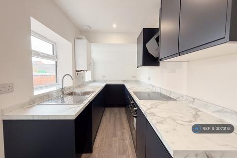 2 bedroom terraced house to rent, Ridgway Street, Crewe, CW1