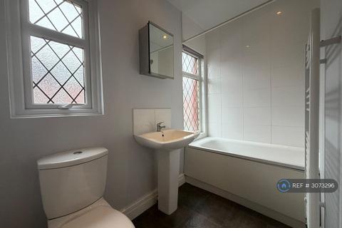 2 bedroom terraced house to rent, Nancroft Crescent, Leeds, LS12