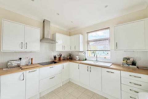 2 bedroom detached bungalow for sale, Park Crescent, Abergavenny