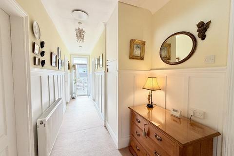 2 bedroom detached bungalow for sale, Park Crescent, Abergavenny