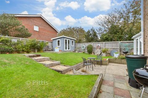 3 bedroom end of terrace house for sale, Lanes End, Totland Bay PO39