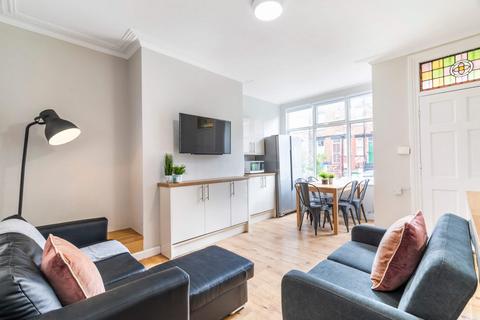 5 bedroom house to rent, Village Terrace, Leeds LS4