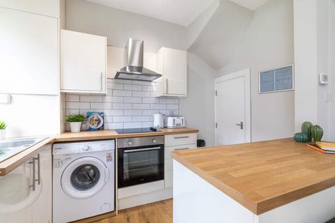 5 bedroom house to rent, Village Terrace, Leeds LS4