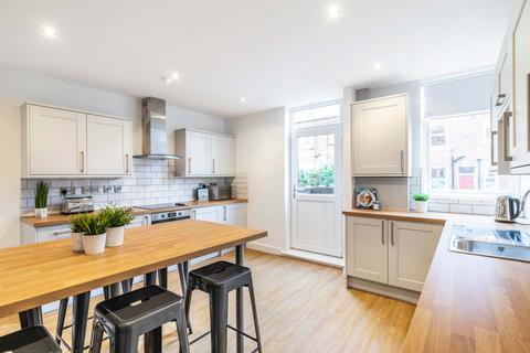 6 bedroom house to rent, Stanmore Place, Leeds LS4
