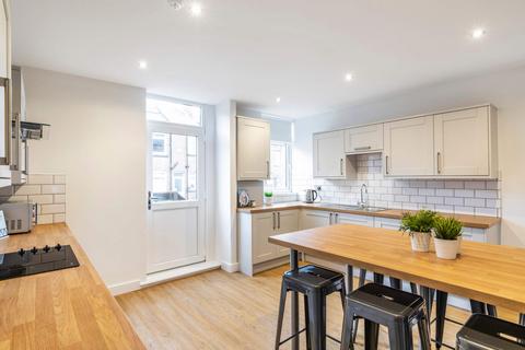 6 bedroom house to rent, Stanmore Place, Leeds LS4