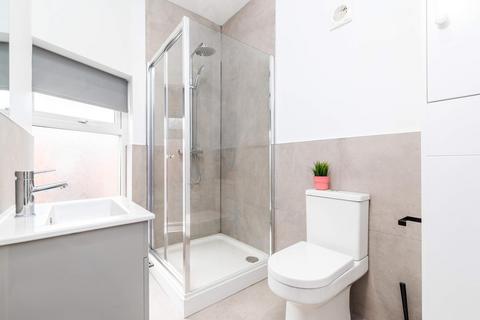 7 bedroom house to rent, Devon Road, Leeds LS2