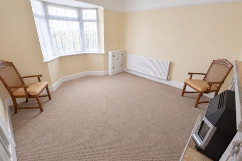 3 bedroom bungalow for sale, Limbury Road, Luton, LU3 2PJ