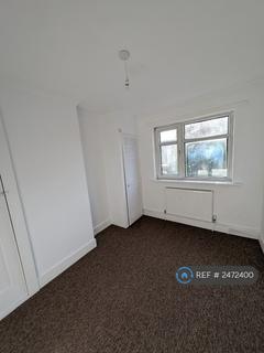 3 bedroom terraced house to rent, Gay Gardens, Dagenham, RM10