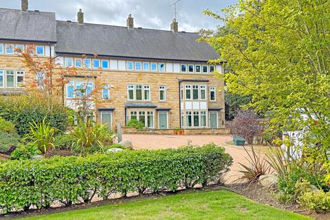 4 bed terraced house for rent in Royal Gardens, Victoria Road, HG2