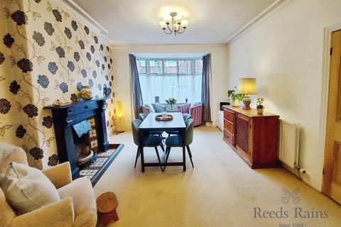 3 bedroom end of terrace house to rent, Manchester Road, Cheshire SK9
