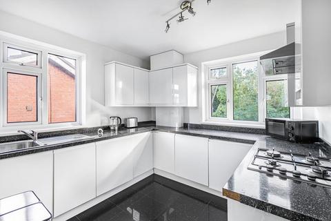 1 bedroom flat to rent, Russell Road, Buckhurst Hill