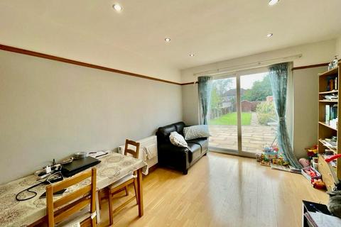 3 bedroom terraced house to rent, Torbay Road, Harrow HA2
