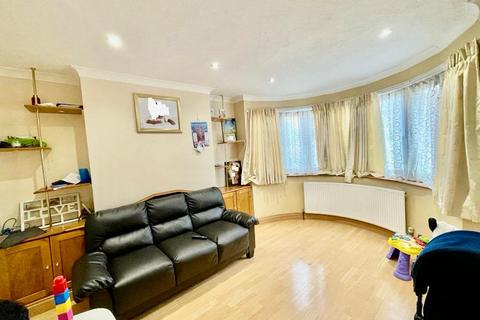 3 bedroom terraced house to rent, Torbay Road, Harrow HA2