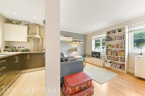 1 bedroom flat to rent, Epsom Road, Epsom