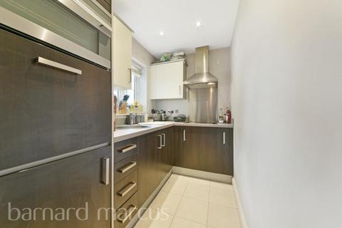 1 bedroom flat to rent, Epsom Road, Epsom