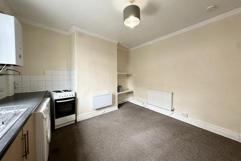 2 bedroom terraced house to rent, Cross Woodview Street, LEEDS, LS11
